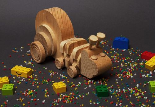 Wooden toy snail - MADEheart.com