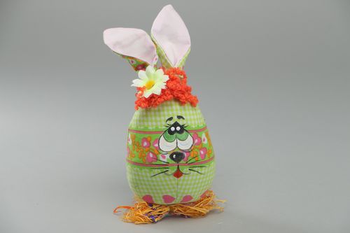 Juguete de peluche hecho a mano de tela Conejo con forma de huevo de Pascua - MADEheart.com