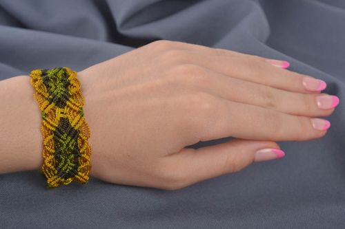 Bracelet textile Bijou fait main vert jaune en fils macramé Accessoire femme - MADEheart.com