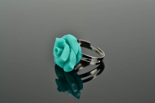 Anel de argila de polímero feito à mão acessório de mulher artesanal Rosa suave  - MADEheart.com