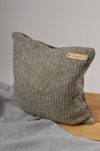 Taie oreiller fait main Housse coussin grise tricotée Cadeau femme en laine - MADEheart.com