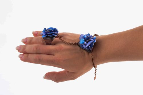 Bracelet bague fait main Bijou de mode sombre Accessoire pour femme design - MADEheart.com