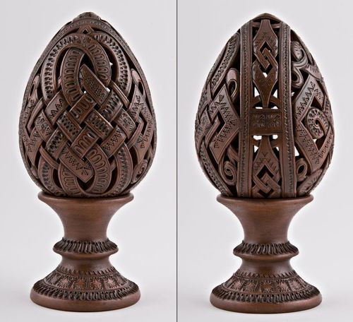 Interior ceramic egg on the stand - MADEheart.com