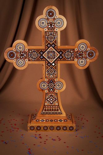 Настольный деревянный крест - MADEheart.com