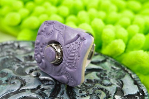 Bague violette Bijou fait main pâte polymère métal taille réglable Cadeau femme - MADEheart.com