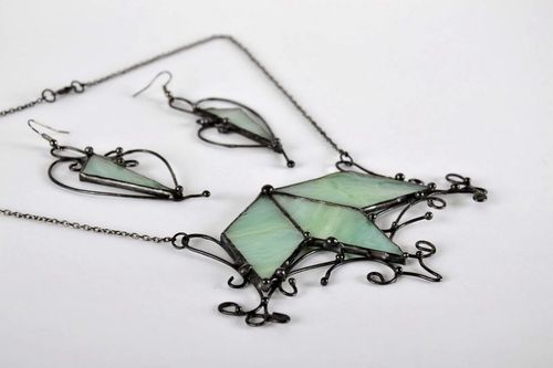 Earrings and pendant set - MADEheart.com