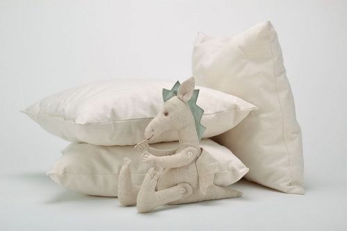 Travesseiro feito à mão com enchimento hipoalergênico - MADEheart.com