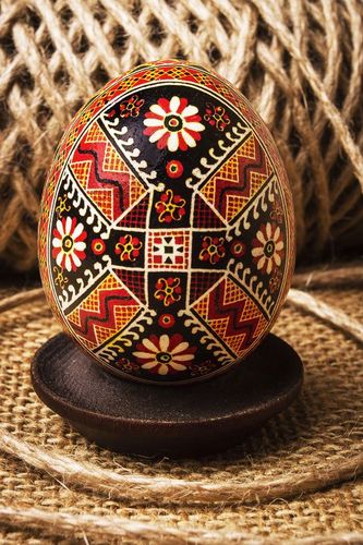 Easter painted egg - MADEheart.com