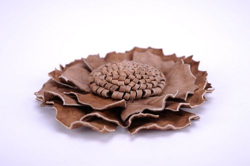 Брошь-цветок коричневая  - MADEheart.com