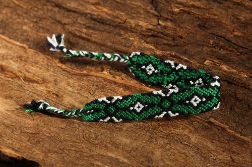 Bracelet vert Bijou fait main tressé large design tendance Cadeau pour femme - MADEheart.com