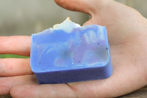 Homemade soap with lavender oil - MADEheart.com
