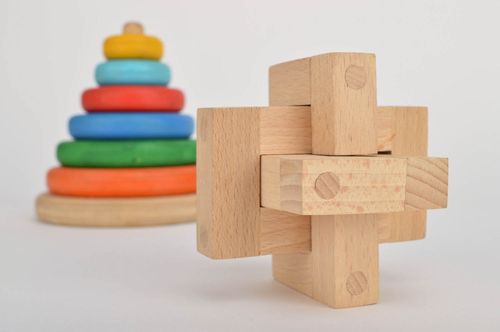 Juguete artesanal para niños figura de madera regalo original Castillo - MADEheart.com