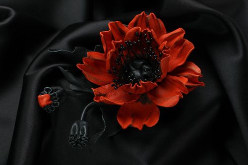 Spilla bella in pelle fatta a mano accessorio originale da donna rosso - MADEheart.com