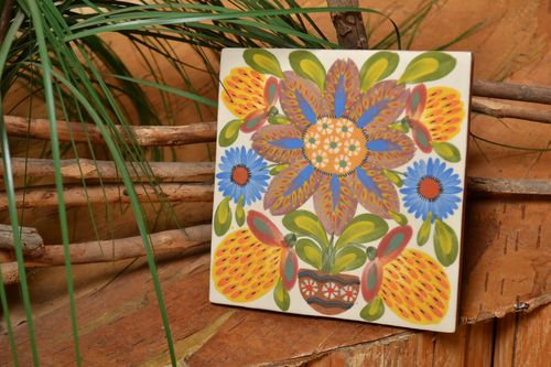 Carreau en céramique fait main peint dengobes avec fleur maïolique carré - MADEheart.com