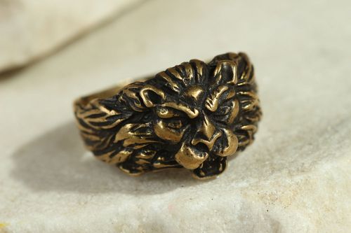Anel de bronze feito à mão Leão - MADEheart.com