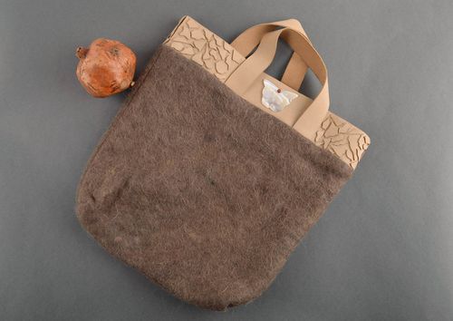 Borsa bella di stoffa fatta a mano borsetta di feltro accessori donna   - MADEheart.com