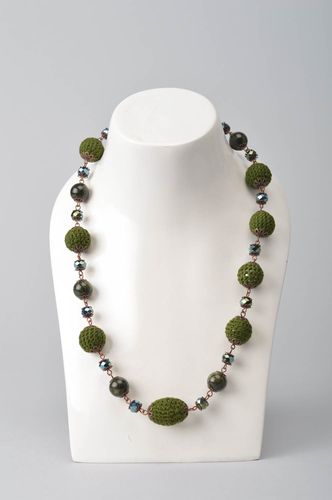 Collier vert foncé Bijou fait main fils de coton cristaux perles Cadeau femme - MADEheart.com