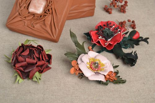 Брошки цветы кожаные аксессуары ручной работы украшения из натуральной кожи - MADEheart.com