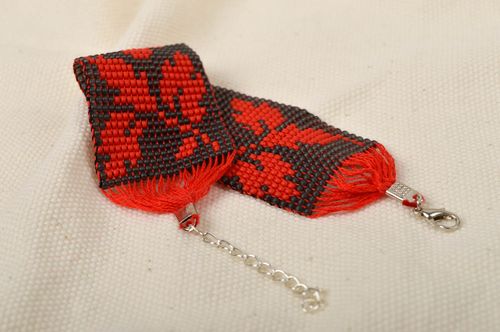 Handmade wide chain beaded bracelet with floral rose ornament in red and black colors - MADEheart.com