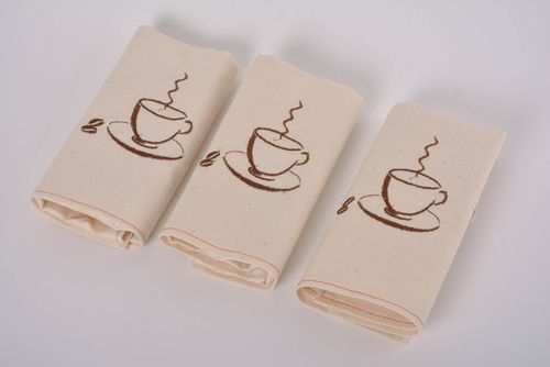 Set of 3 handmade decorative semi linen napkins with machine embroidered cups - MADEheart.com