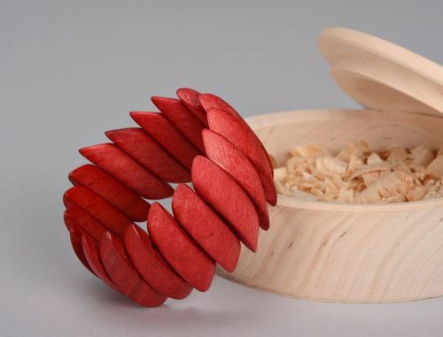 Bracciale di legno fatto a mano braccialetto rosso braccialetto da polso - MADEheart.com