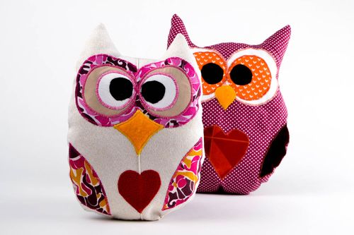 Stofftier Kissen handmade Spielzeug für Kleinkinder Geschenk Idee hell  - MADEheart.com