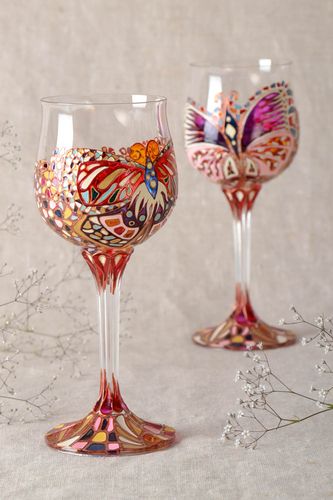 Lot de 2 verres à pied en verre peints de couleurs pour vitrail faits main 30 cl - MADEheart.com