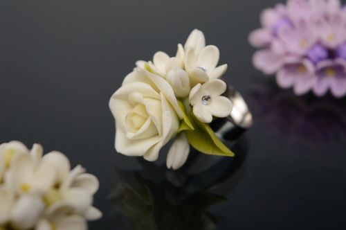 Bague fleur en porcelaine froide faite main  - MADEheart.com