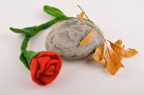 Искусственный цветок ручной работы цветок из шерсти валяный цветок роза - MADEheart.com