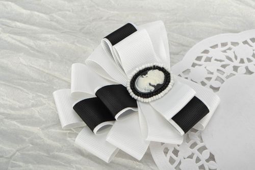Broche-gravata com camafeu artesanal acessório feminino  - MADEheart.com