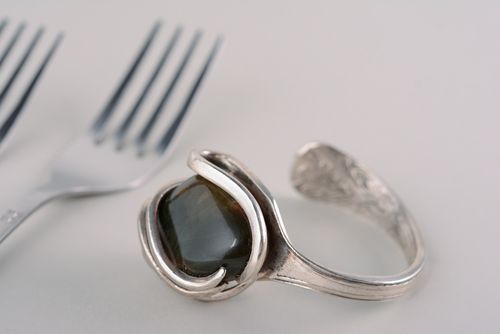Bracelet en métal fait main design original avec pierre naturelle pour femme - MADEheart.com