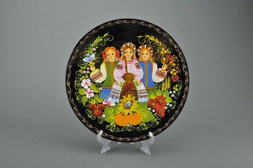 Декоративная деревянная тарелка Подружки - MADEheart.com
