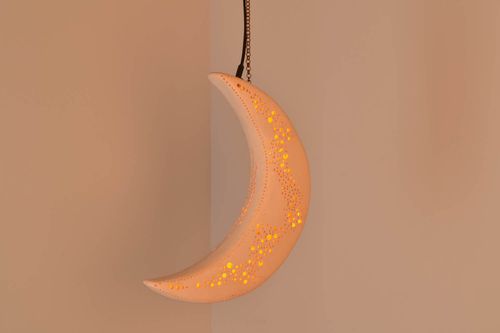 Lampe Lune à suspendre en argile faite à la main - MADEheart.com