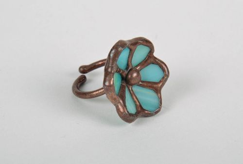 Handgemachter Ring aus Zinn mit Glas (Vitrage) - MADEheart.com
