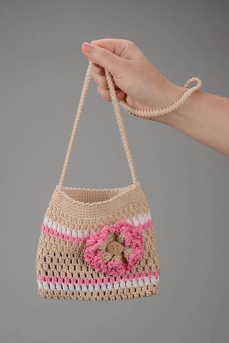 Sac beige rose tricoté pour petite fille - MADEheart.com