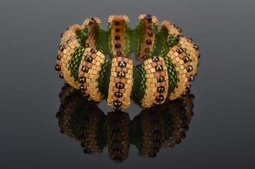 Bracelet en perles de rocaille à ressorts original - MADEheart.com