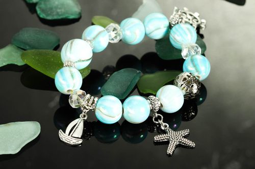 Bracelet bleu clair Bijou fait main breloques style marin Cadeau femme - MADEheart.com