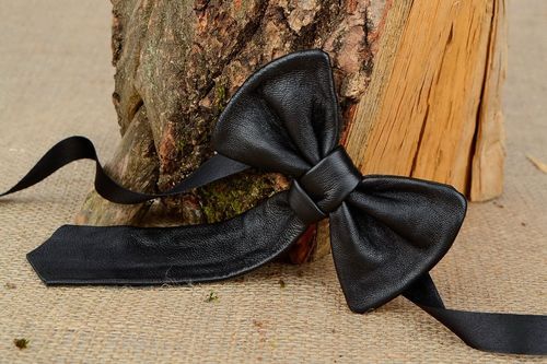 Leather bow tie - MADEheart.com
