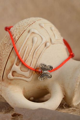Pulsera artesanal de hilo pulsera original con mariposa accesorio para mujer  - MADEheart.com