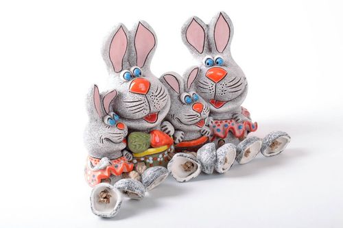 Salvadanaio fatto a mano di argilla conigli in ceramica regalo originale  - MADEheart.com