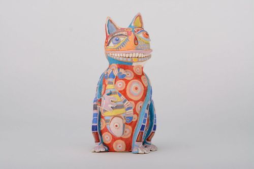 Keramik Sparbüchse Kater mit einem Fisch - MADEheart.com