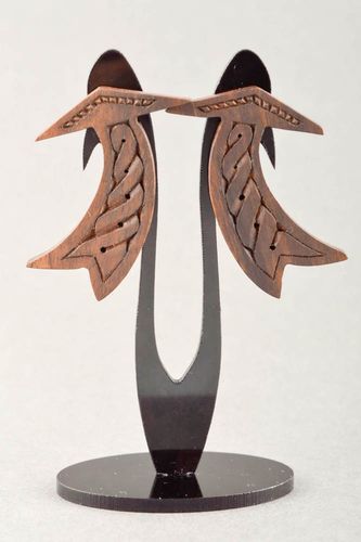 Серьги ручной работы серьги из дерева эко украшение серьги-гвоздики стрелы - MADEheart.com