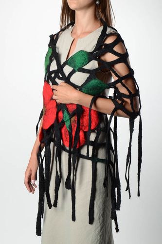 Châle femme Accessoire laine fait main ajouré noir avec fleurs Cadeau femme - MADEheart.com