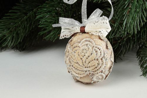 Jouet Noël fait main Boule plastique à suspendre originale Déco maison - MADEheart.com