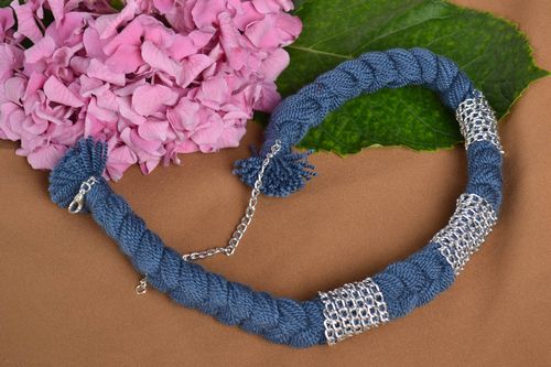 Handmade geflochtene Halskette Collier blau Accessoire für Frauen modisch - MADEheart.com
