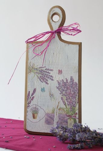 Cutting board made ​​of wood with decoupage - MADEheart.com