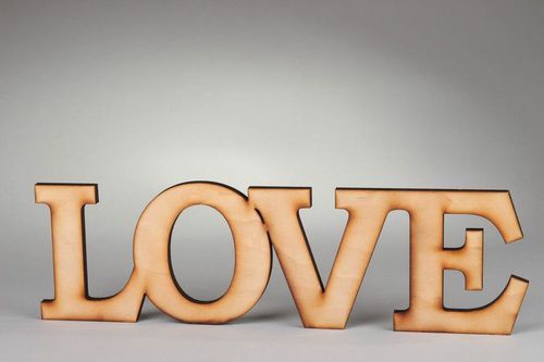 Chipboard Wort LOVE - MADEheart.com
