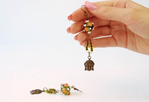 Boucles doreilles en perles de rocaille Petit Bouddha - MADEheart.com