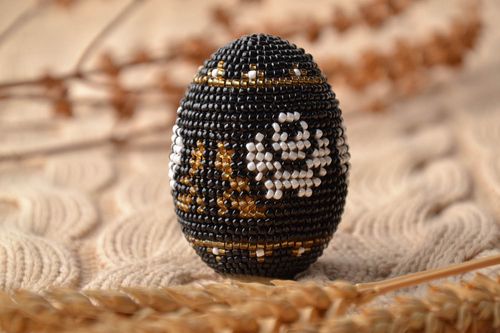 Oeuf décoratif en perles de rocaille fait main - MADEheart.com