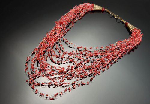 Collier fait main rouge en perles de rocailles - MADEheart.com